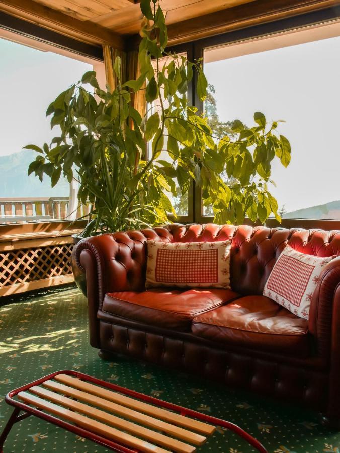 Hotel-Restaurant Le Mont Paisible, Кран-Монтана Экстерьер фото