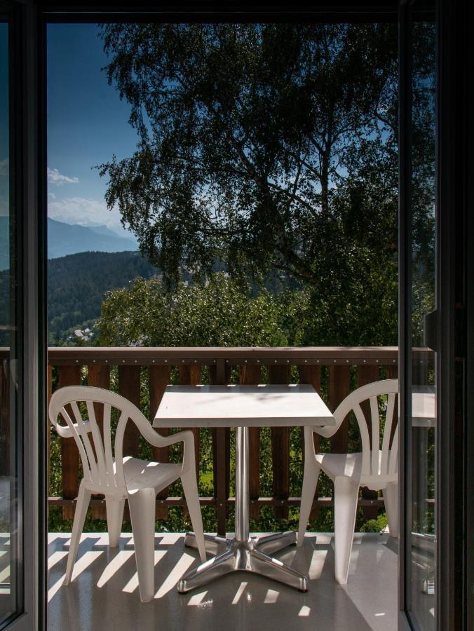 Hotel-Restaurant Le Mont Paisible, Кран-Монтана Экстерьер фото