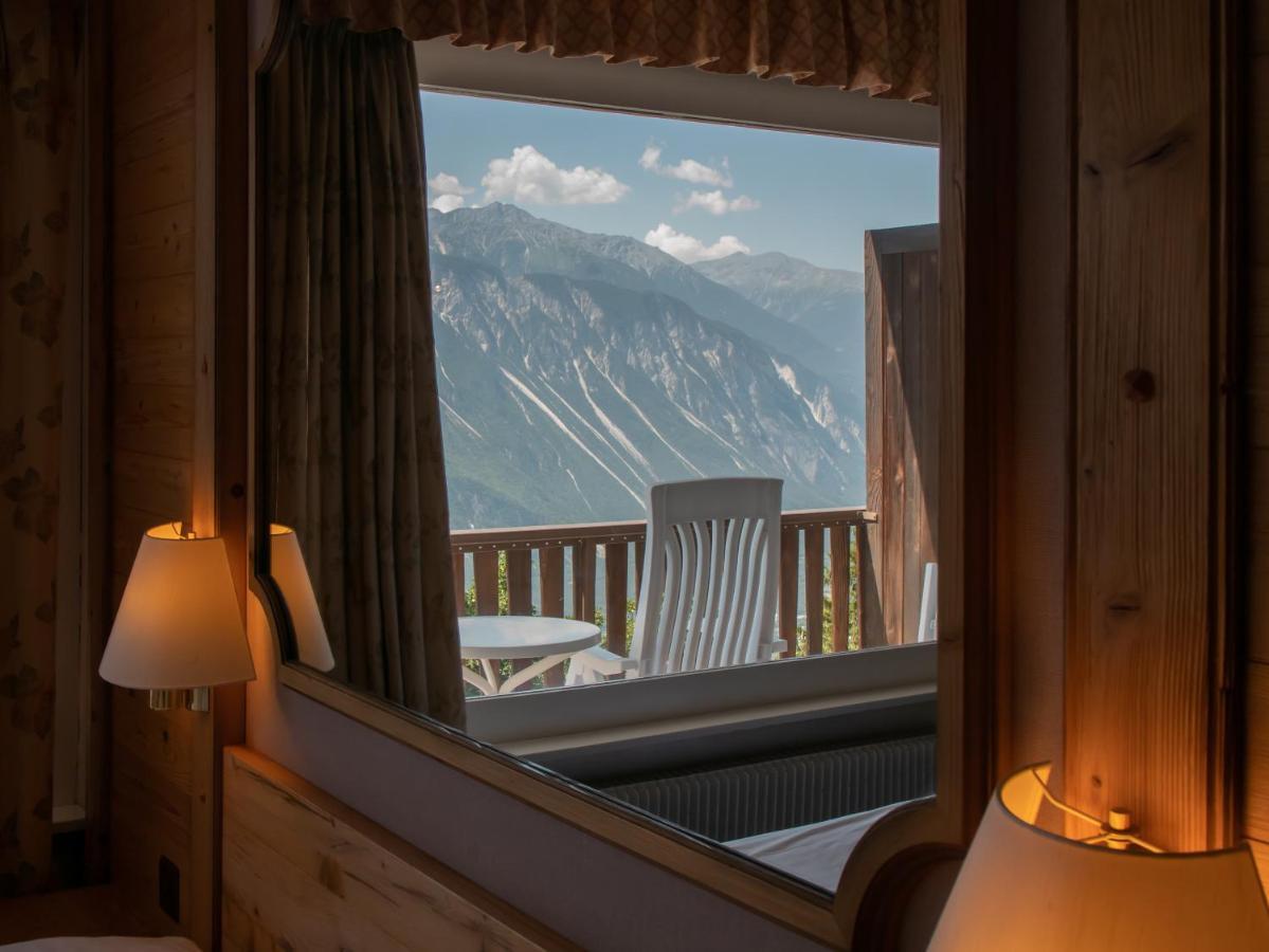 Hotel-Restaurant Le Mont Paisible, Кран-Монтана Экстерьер фото