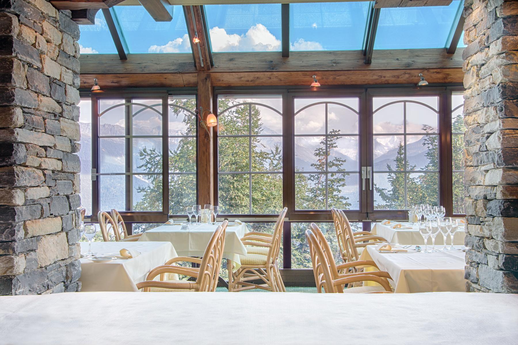 Hotel-Restaurant Le Mont Paisible, Кран-Монтана Экстерьер фото